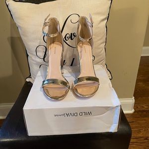 Pretty Little Thing White-Gold Heels